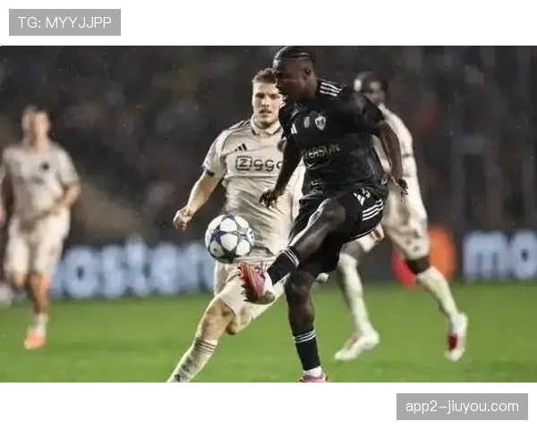 阿贾克斯逆转卡拉巴赫获赛季首胜 结束五连败尴尬纪录