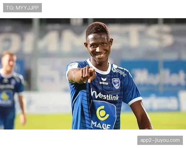 达曼协定3-2险胜费哈 联赛三轮保持不败势头